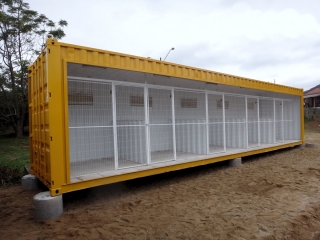 Pet Veterin&aacute;rio, Container Canil.