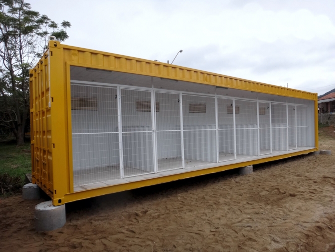 Pet Veterin&aacute;rio, Container Canil.